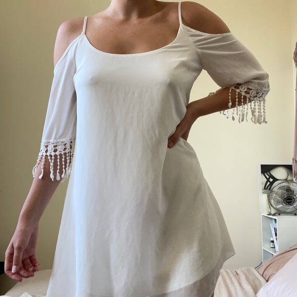 Charlotte Russe Dresses & Skirts - White simple boho cold shoulder dress